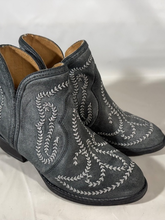 STERLING RIVER Ankle Bootie Cowboy Boots Gray Embroidery Vine Women Sz 8.5 main image 10
